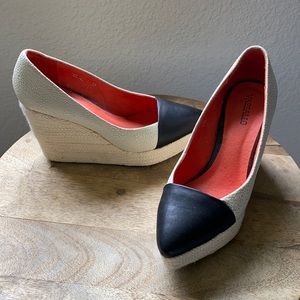 Vasallo pointy wedges in used but good condition.